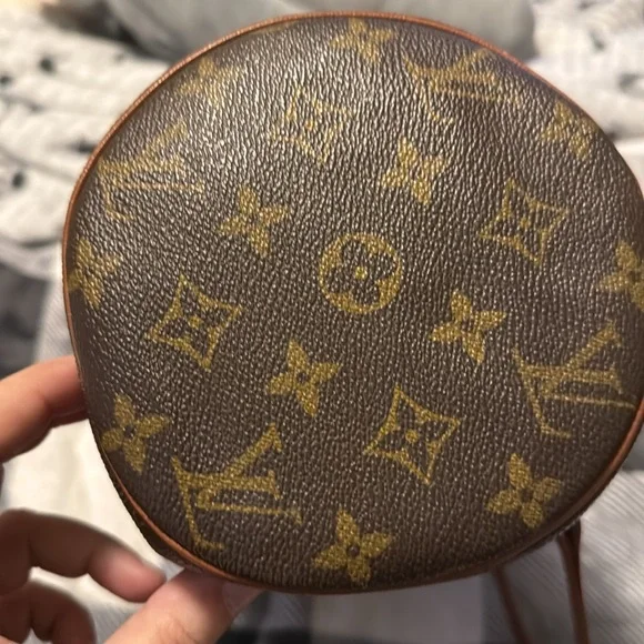 Authentic Louis Vuitton monogram Papillion 30 with pouch - Picture 5 of 16